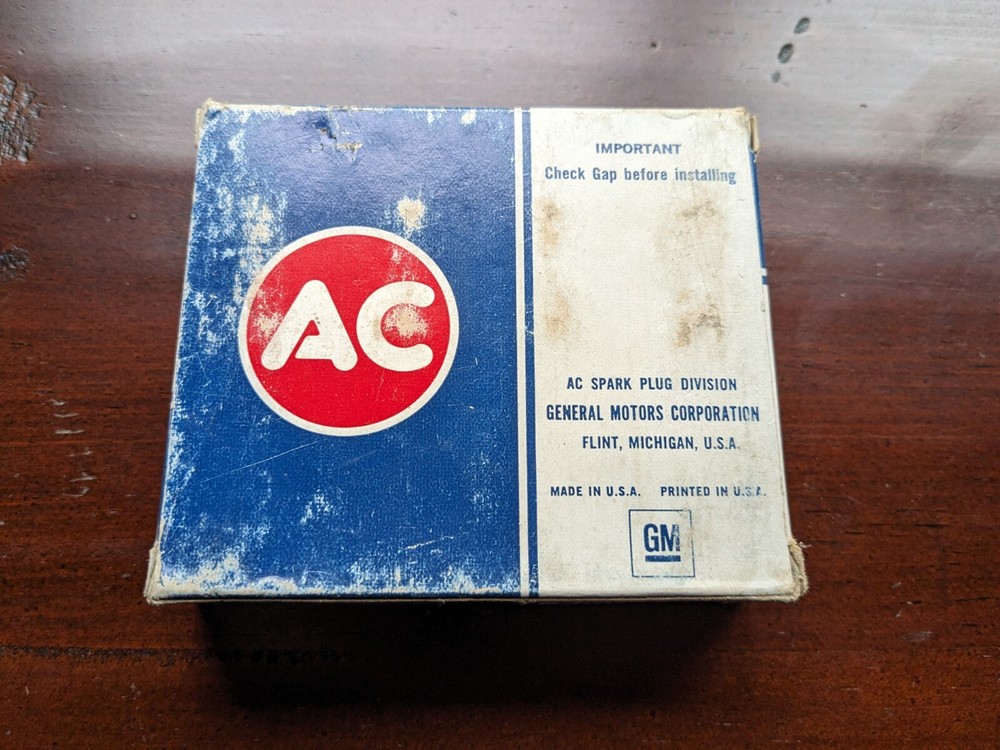 GM AC TC88L Spark Plugs NOS (4 Quantity)