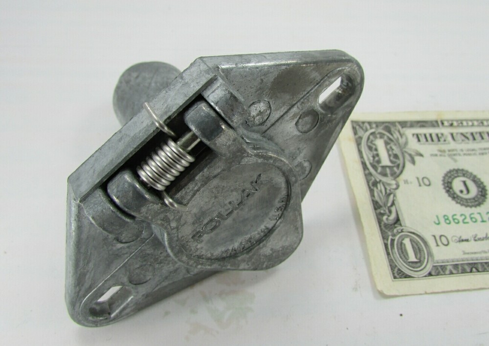 Pollak 6-Way Round Trailer Receptacles, Spring Covered Solid Cast Zinc Circular