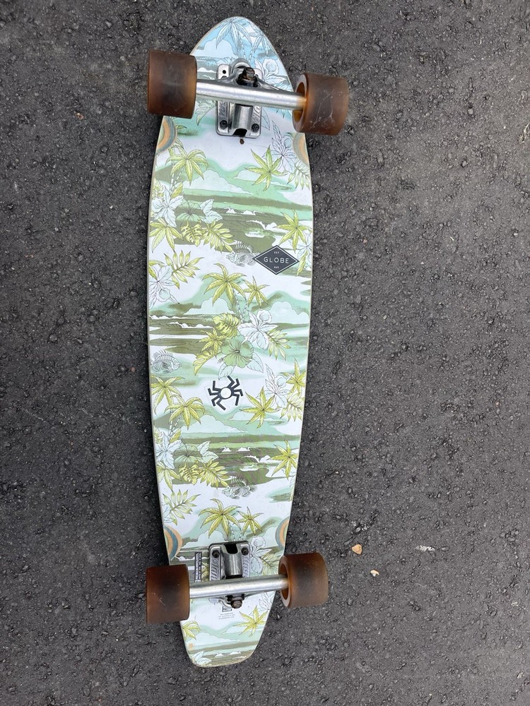Globe cruiser skateboard
