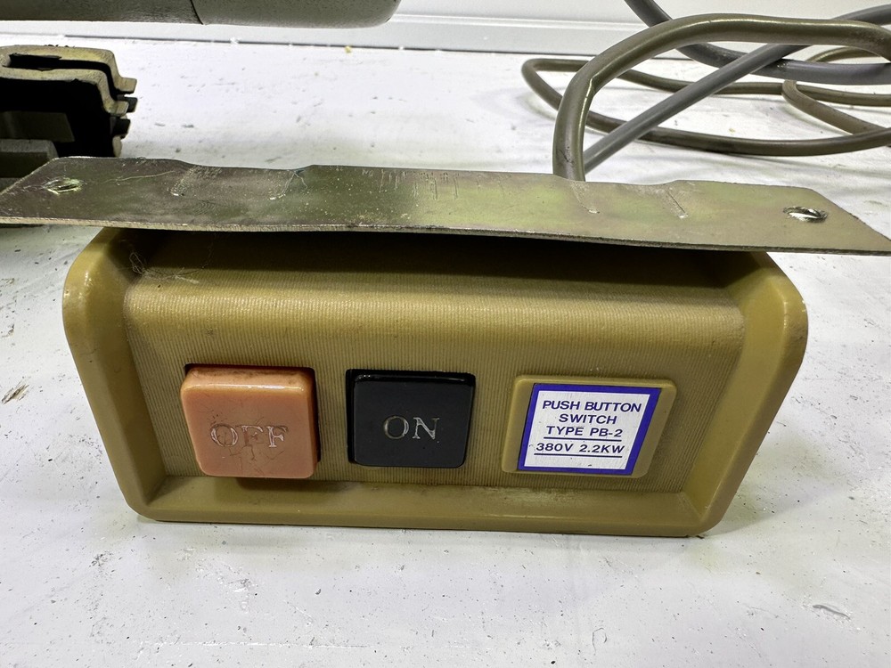 121L INDUSTRIAL CLUTCH MOTOR SEWING MACHINE TRANSMITTER TESTED