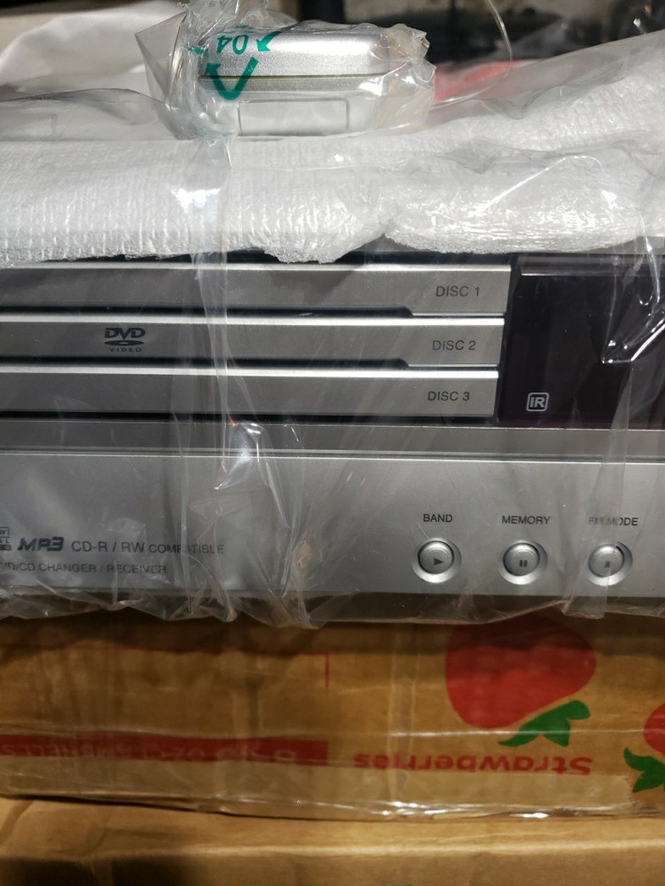 RCA 3 DVD Changer/Receiver HTS-3000 Bundle