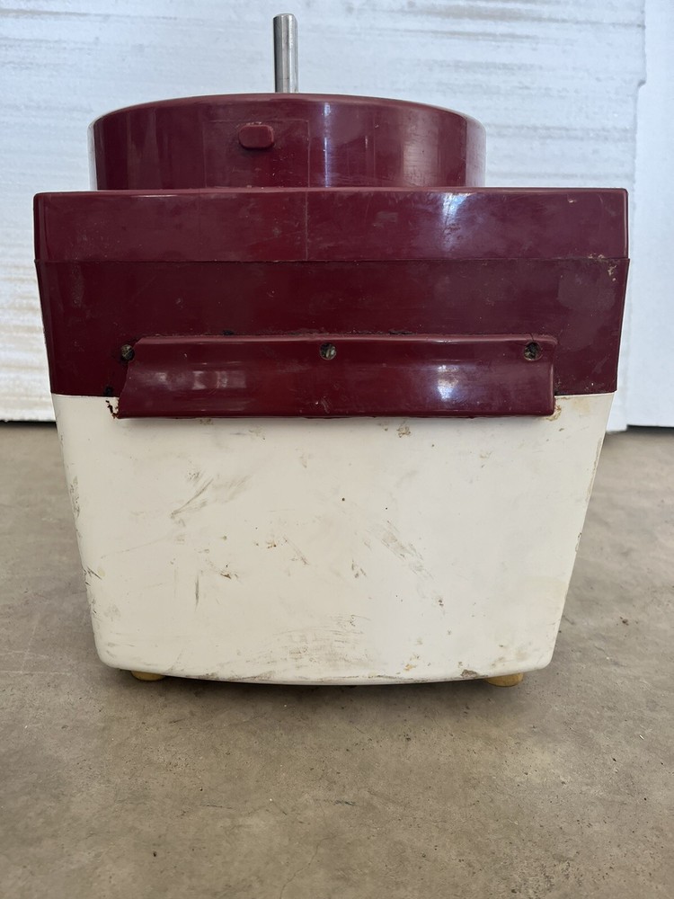 Robot Coupe R2 Combination Processor Base Only not working unsure how to use.