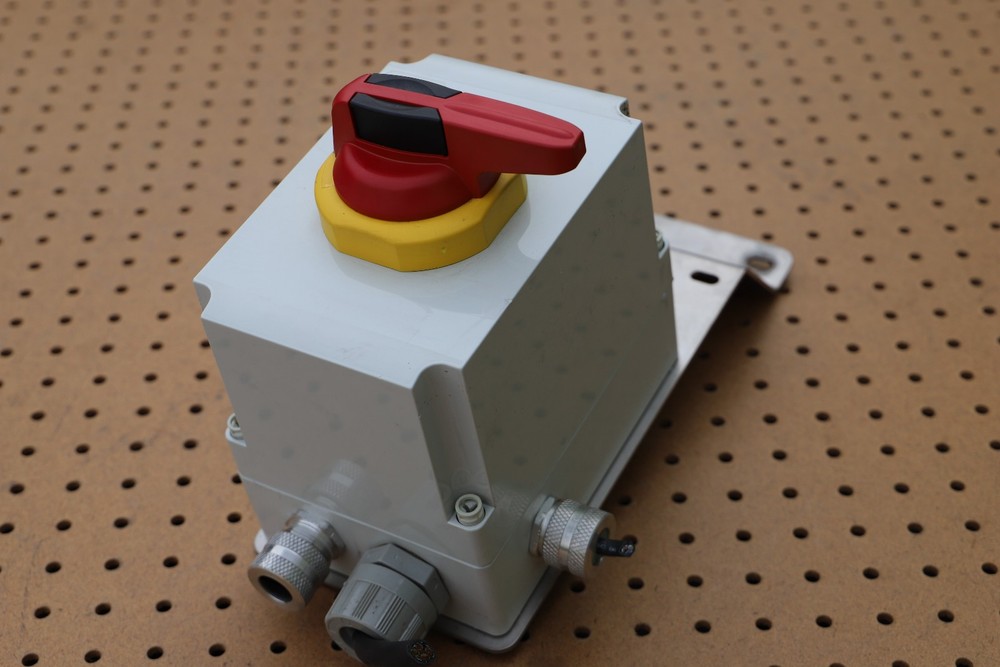 ALLEN BRADLEY 194E-KA16E ENCLOSED MOTOR DISCONNECT SWITCH