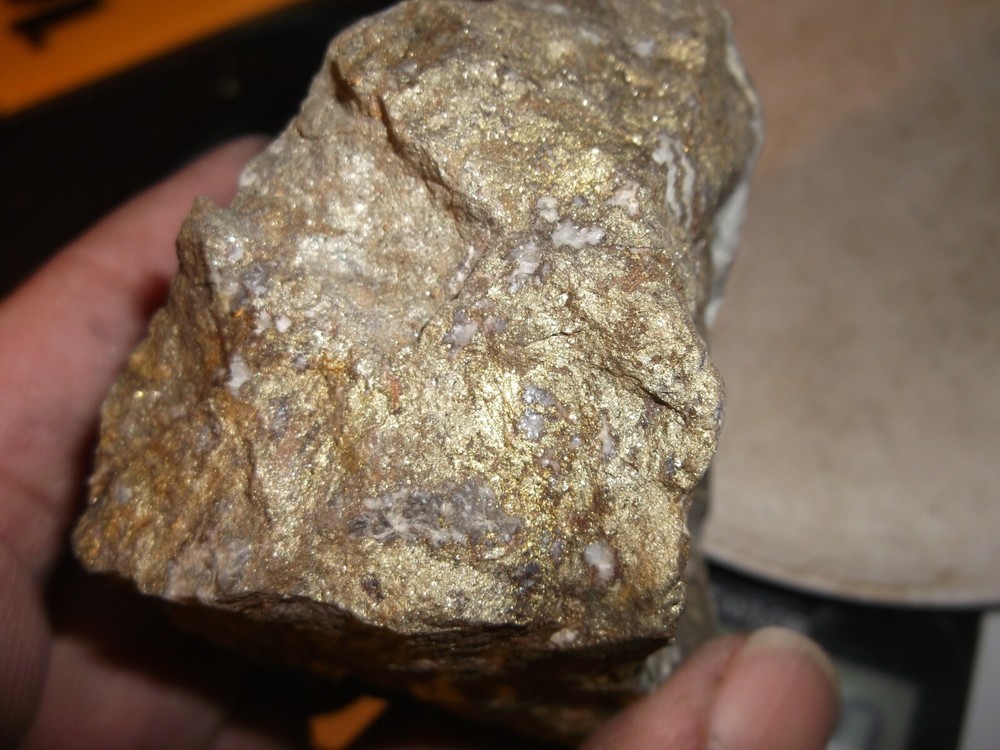 Gold, silver, copper, 62 grams samples ,ore high grade .