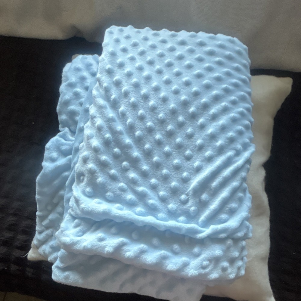 Light Blue Dot Minky Crib Blanket Soft Polyester Modern Nursery Bedding