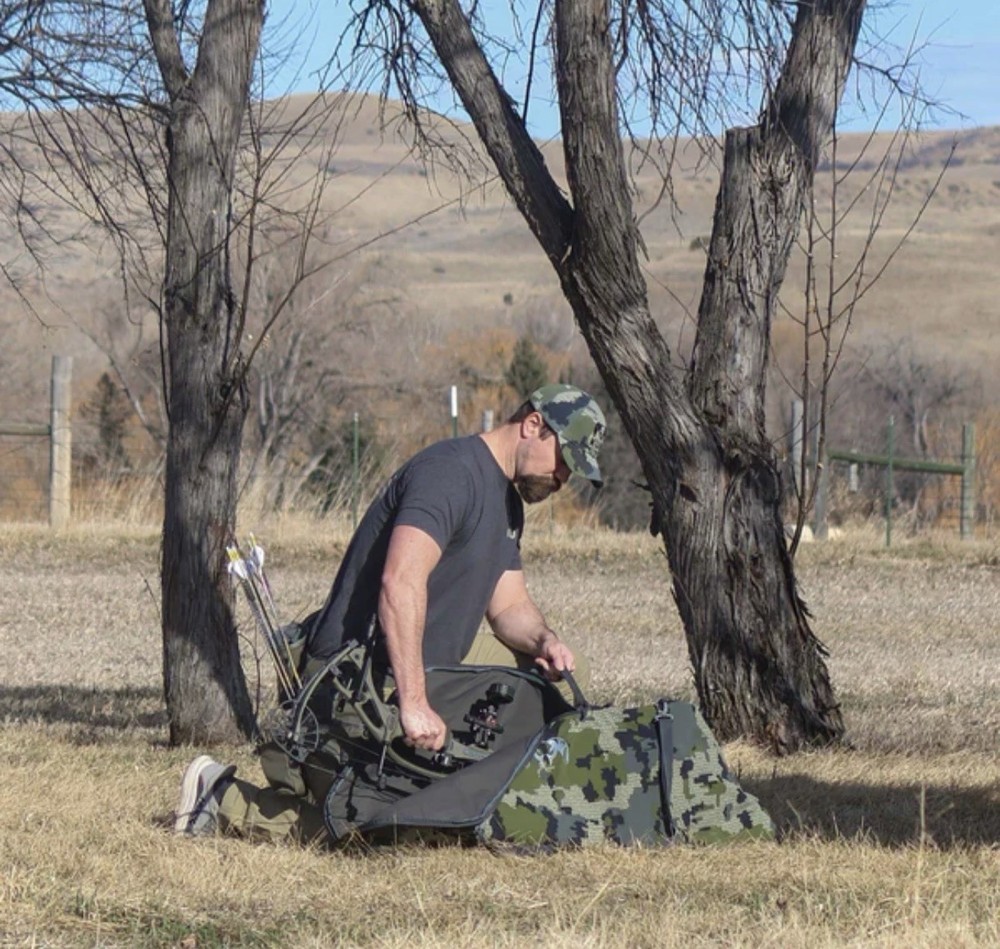Kuiu Compound Bow Case Soft Bow Case with Arrow Pocket Verde Camo
