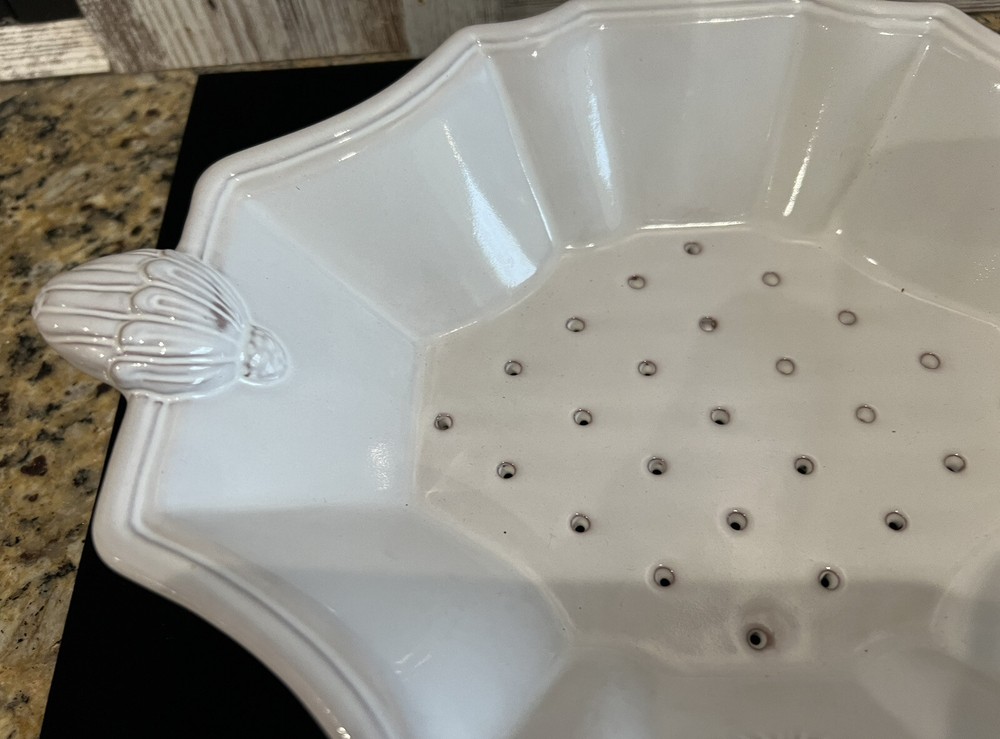 Style Eyes Embossed Whiteware Berry Colander