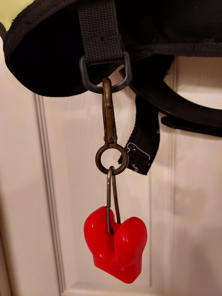 Seaquest Scuba Diving Vest Size Medium Pre-owned.