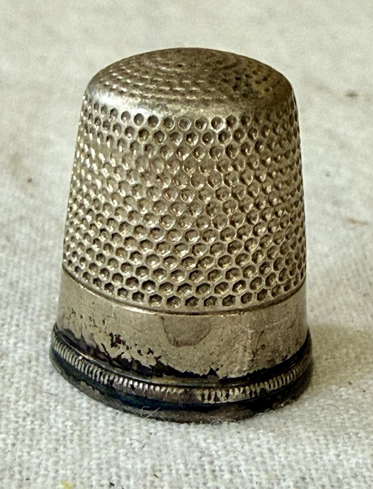 Antique Sterling Marked With Star No. 11 Silver Thimble