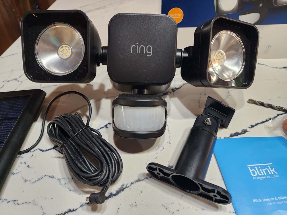 Ring Solar Floodlight Motion Light W/ Panel Open Box Untested Complete
