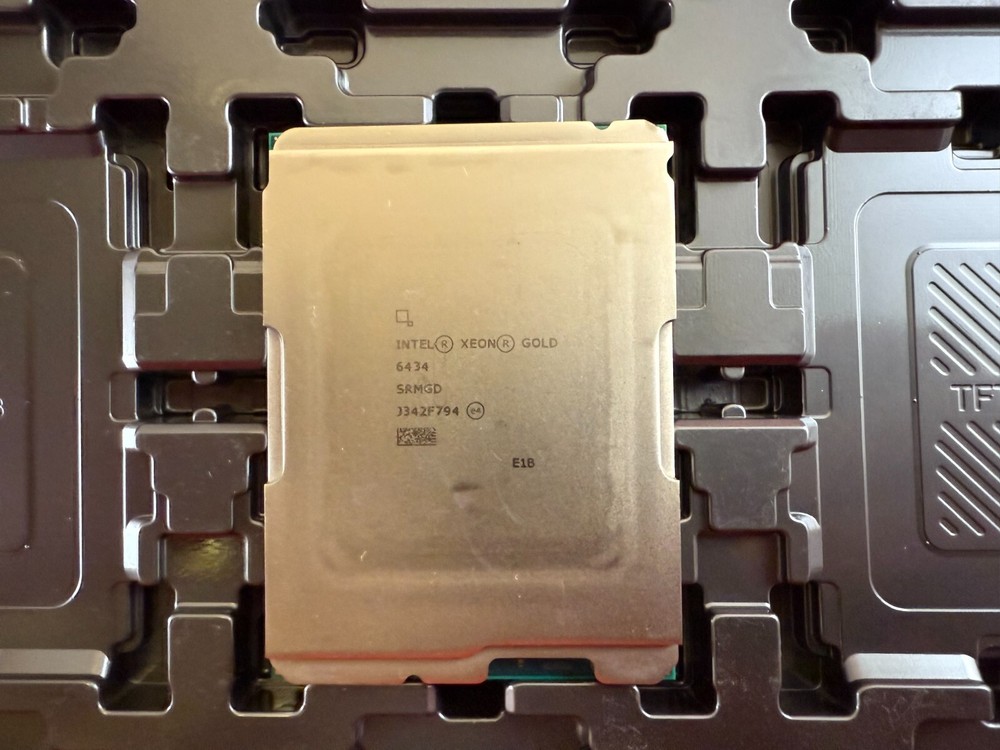 Intel Xeon Gold 6434 3.7GHz 22.5M 8Core FCLGA4677 CPU PROCESSOR SRMGD ***