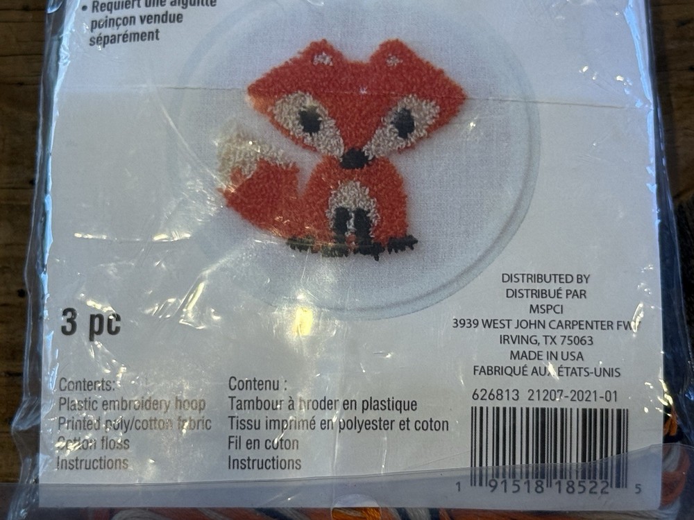 LOOPS & THREADS “FOX” Mini Punch Needle 3-pc KIT 3.5” Round w/Hoop Fabric Floss