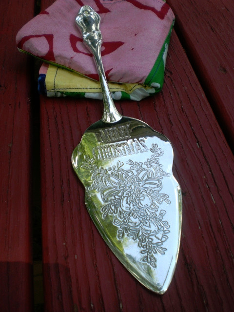 MERRY CHRISTMAS Dessert Server Silverplate Entertaining Open House Buffet