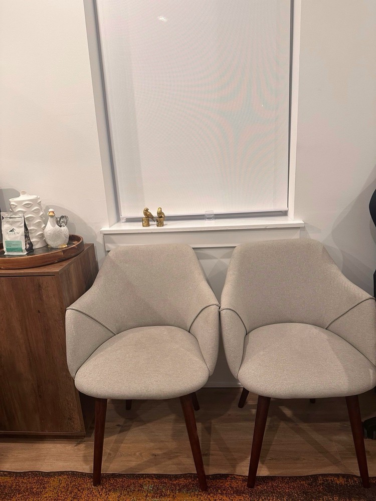 Dining Table And 4 Chais