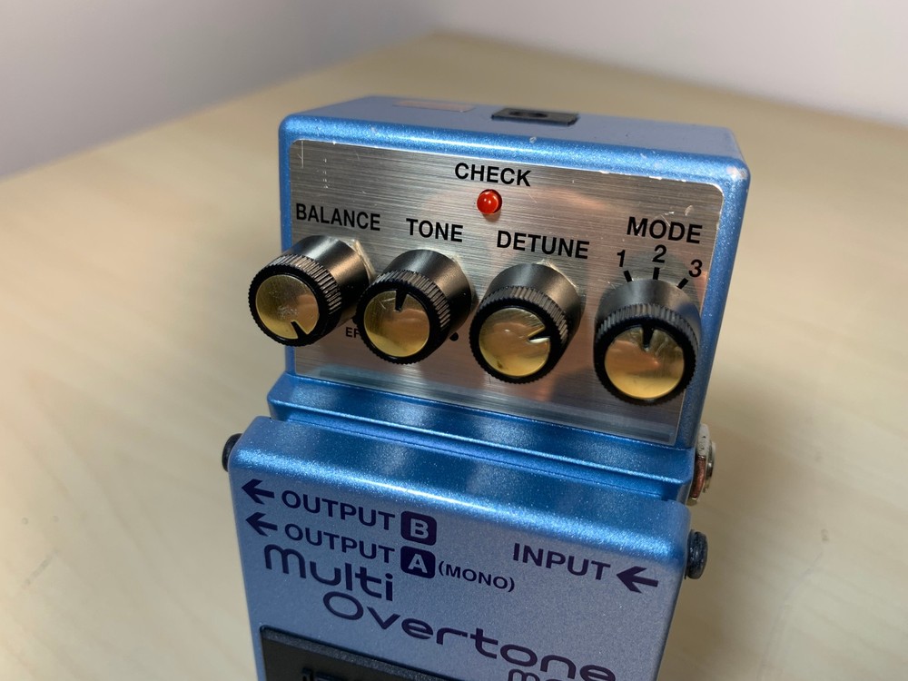 Boss MO-2 Multi Overtone - Chorus - Guitar Effect Pedal