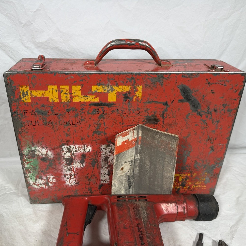 HILTI HAMMER DRILL MODEL TE 12 W/ HARD CARRYING CASE AND DRILL BITS Working