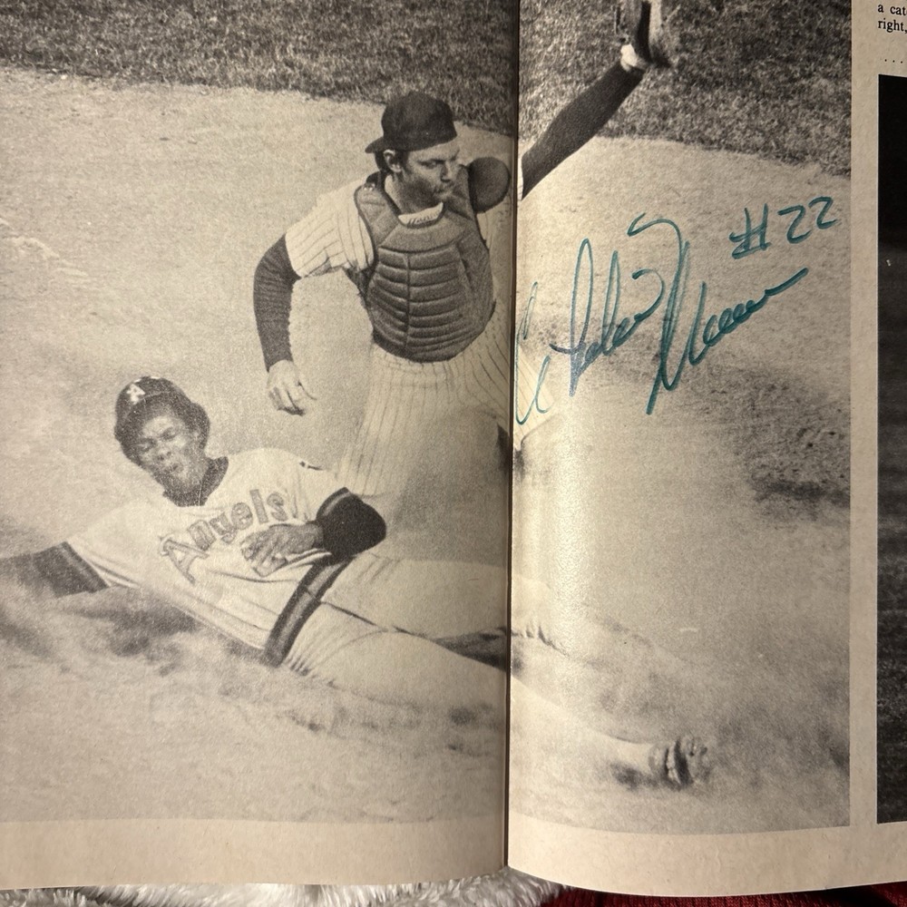 1982 Brewers Championship Program /signed 2x R.Lerch, 5x C.Moore
