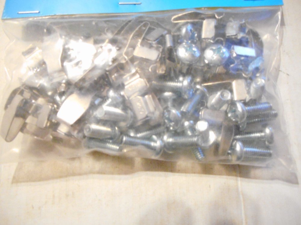 LOT OF 30 LBS CLIK-NUTS