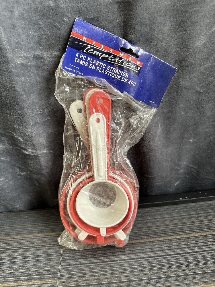 RARE Vintage New Old Stock Kitchen Temptations Set 4 Handheld Nesting Strainers