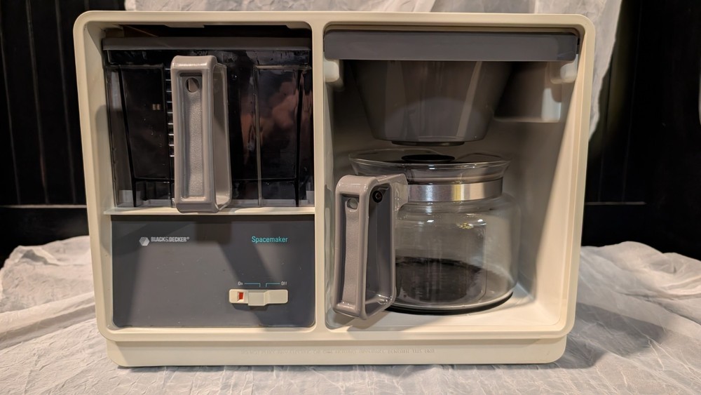 Vintage Black & Decker  Spacemaker Drip  Coffee Maker CLEAN Type 2 *No Mounts*