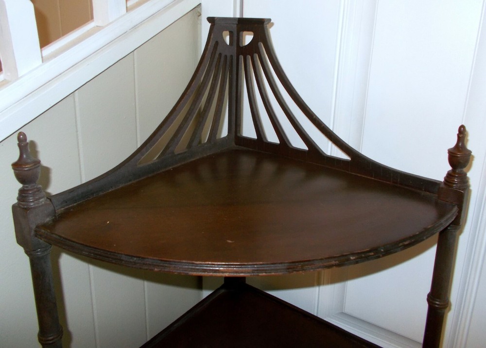 Vtg REGENCY Revival CORNER SHELF ETAGERE Elegant