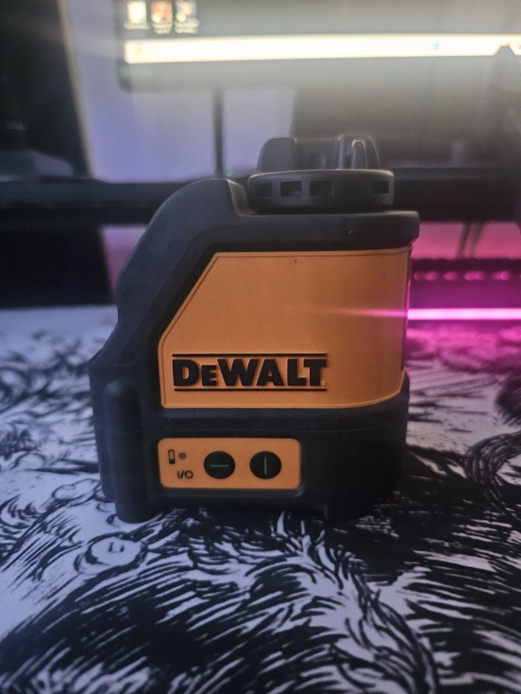 Dewalt DW088cg laser level