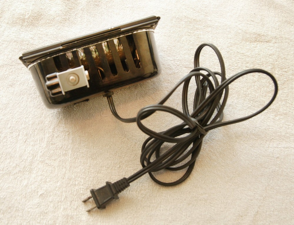 ACME Quartz Studio Lite Light - Model 710SL - tested with barn doors 110 powered