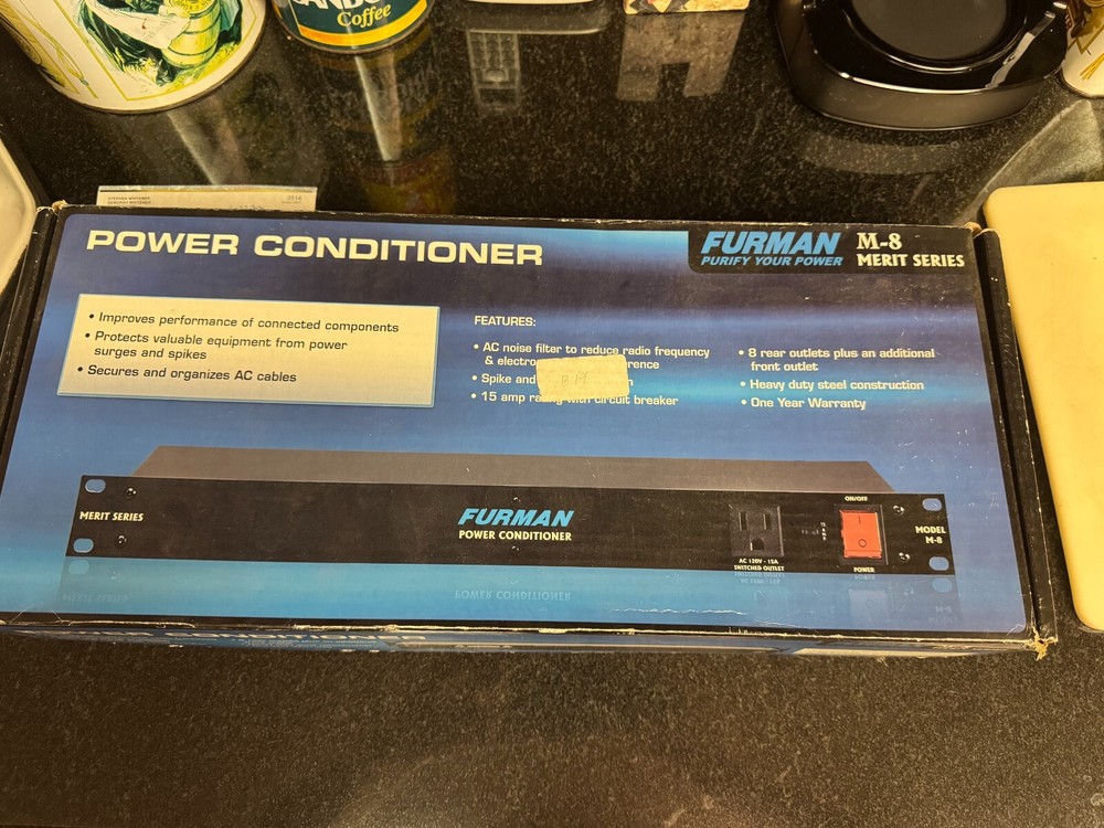 FURMAN POWER CONDITIONER M-8