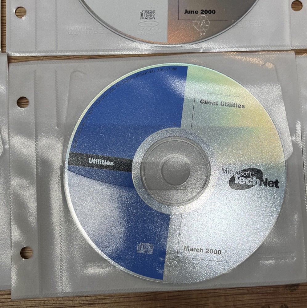 Vintage Lot of ( 10 ) Microsoft CD Compact Disc Windows 2000 Technet Bundle