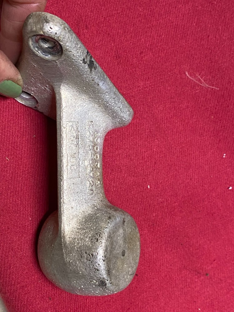 KENWORTH LOWER CAB ACCESS, GRAB HANDLE: BRACKET, MOUNT, SUPPORT K275-5472R