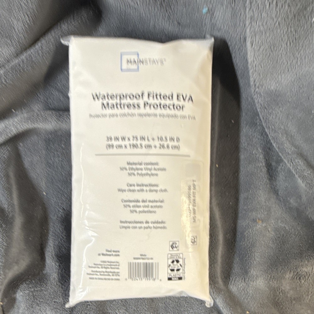 Mainstays Waterproof Antimicrobial Fitted Twin Mattress Protector White