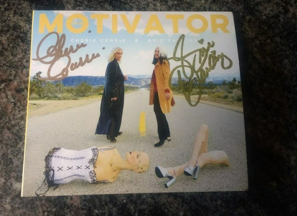 CHERIE CURRIE HAND SIGNED AUTOGRAPH Motivator CD RUNAWAYS