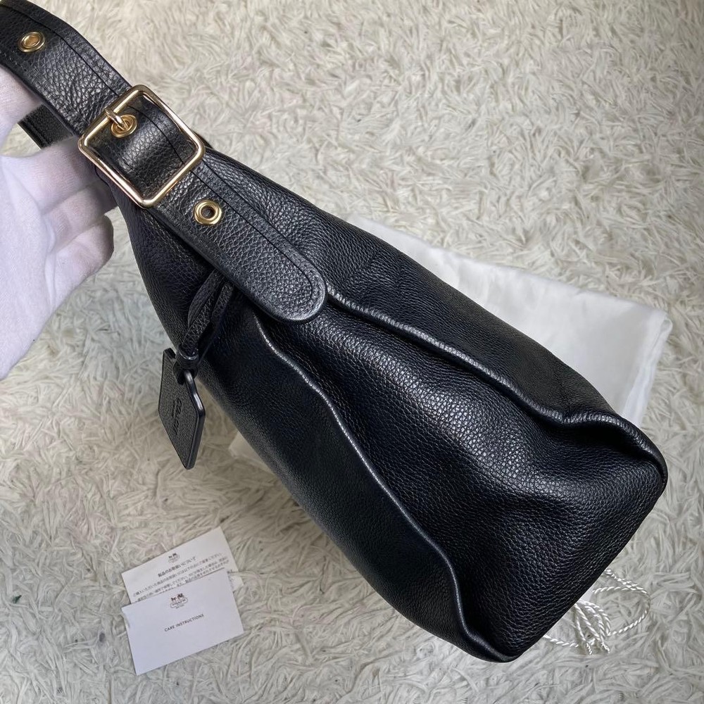 COACH Shoulder Bag Black Leather Authentic