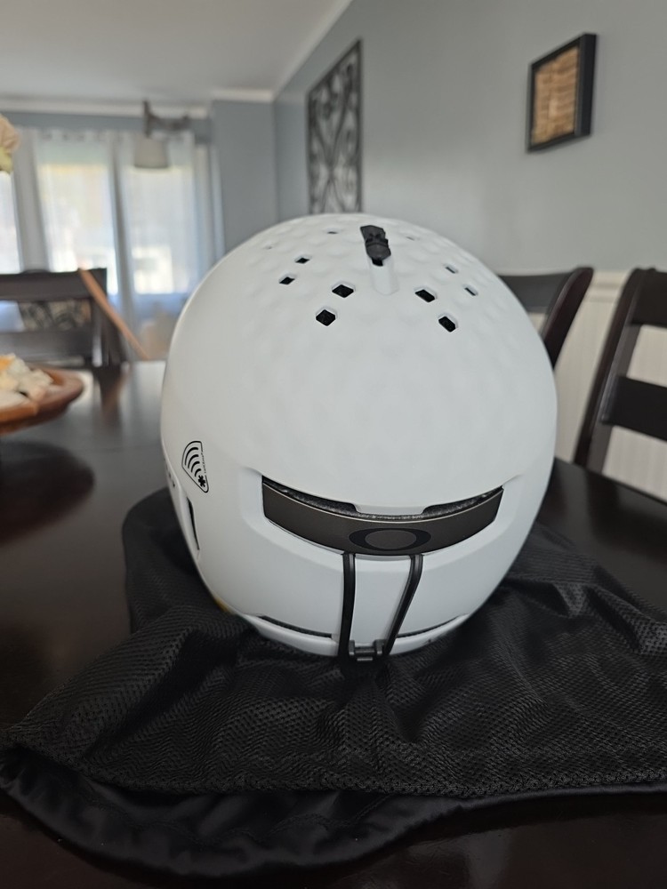 Oakley MOD3 I.C.E. White Reflective Snow Helmet (Sz Large)