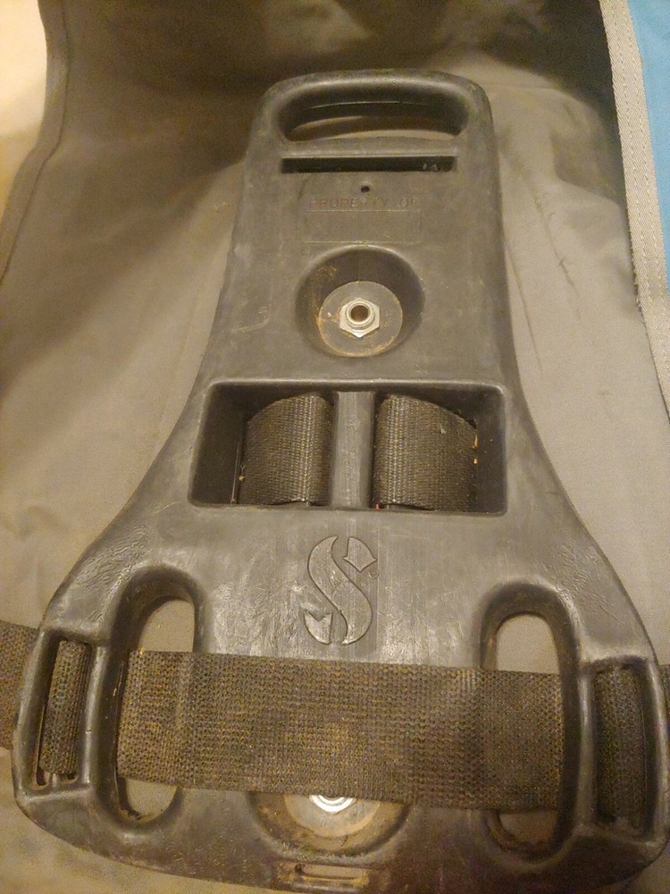 SCUBAPRO finseal Vest regulator Weight Pockets -Size Medium
