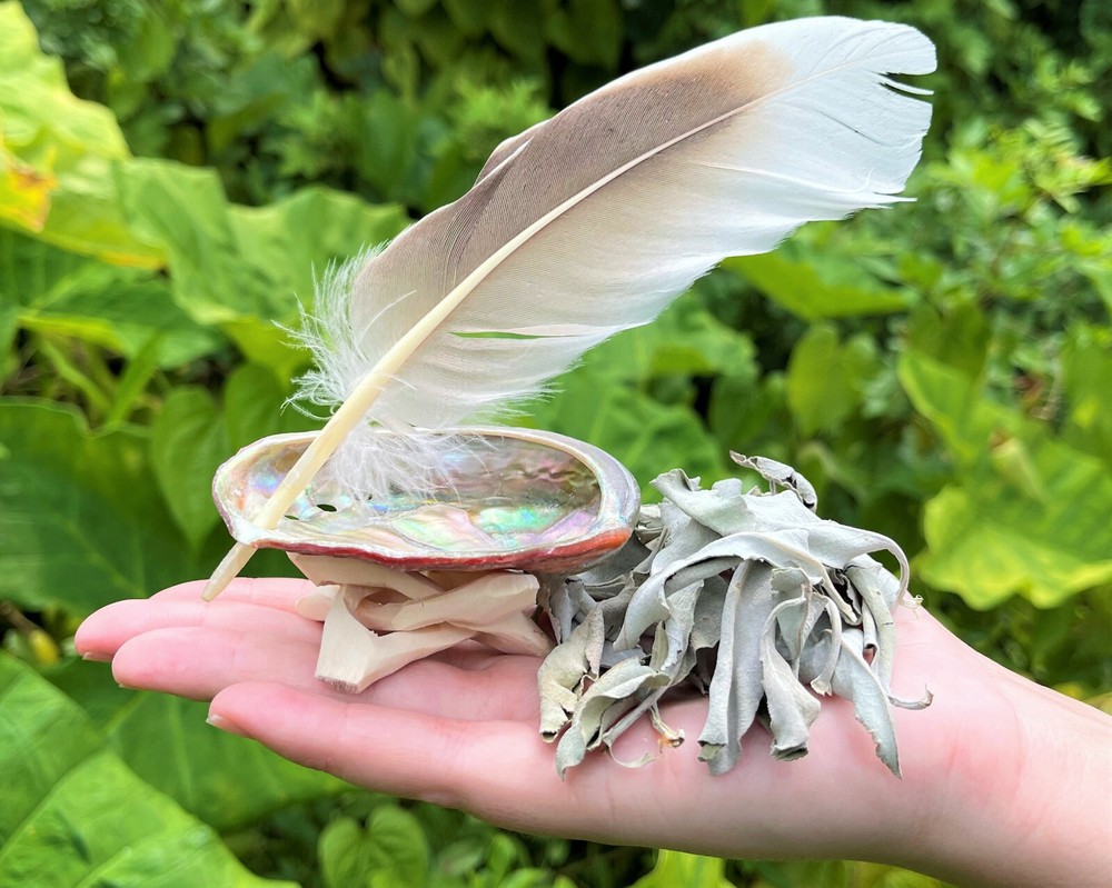 Mini Smudge Kit: White Sage Leaves, Abalone Shell, Smudging Feather & Stand