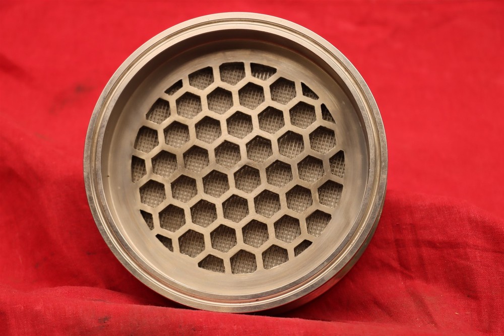 Extractor Solutions 6" x 2" Tri-Clamp Sintered Mesh Filter Plate- 1UM