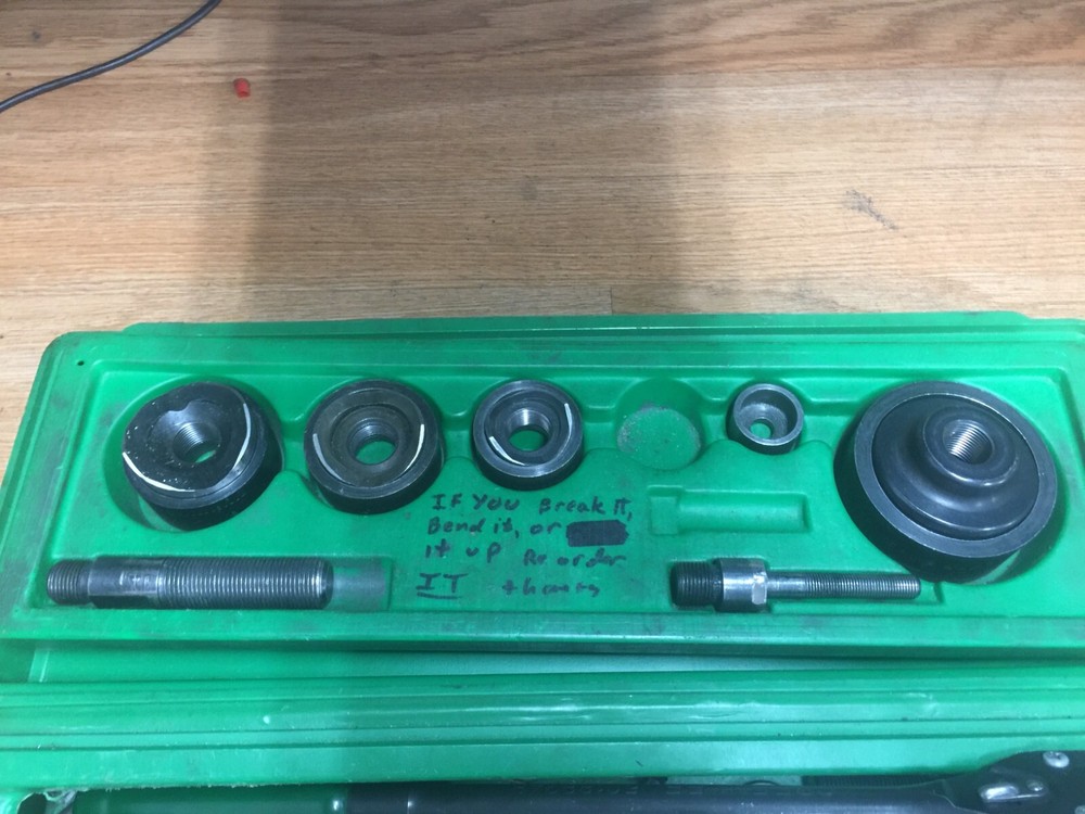 GREENLEE KNOCKOUT PUNCH SET 1 - 2 " RATCHET STYLE