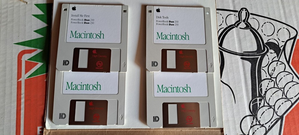 Apple Macintosh System Software 7.0 – Complete Floppy Disk Set 1991