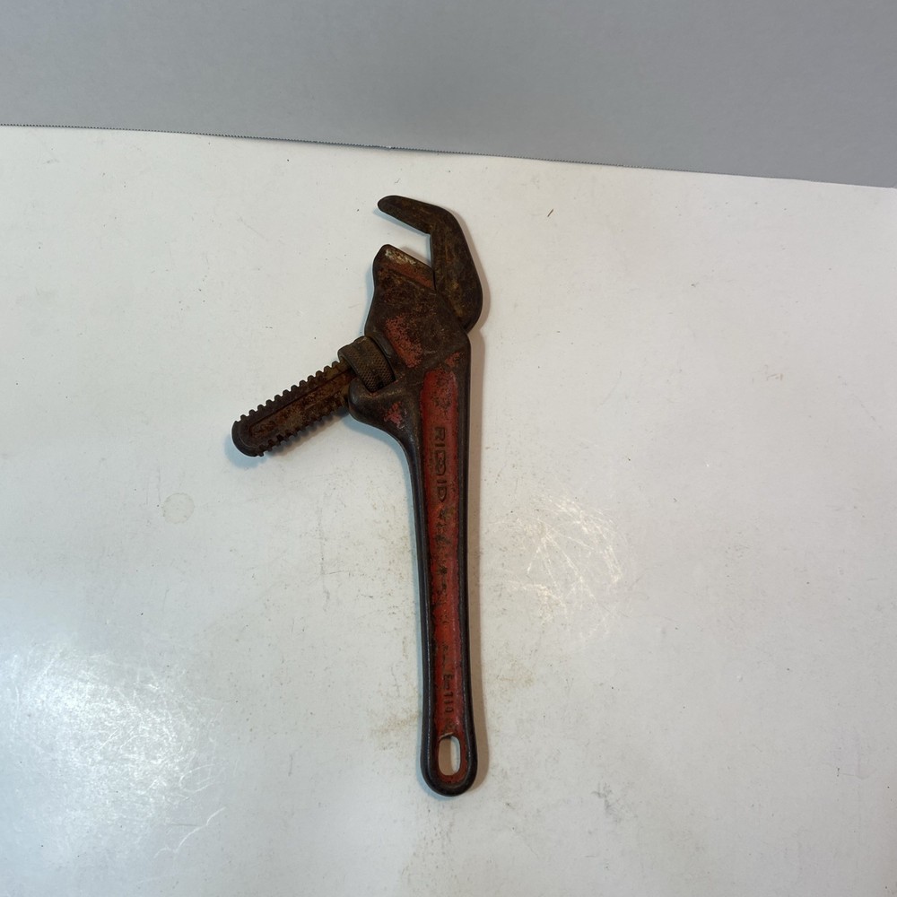 VINTAGE RIGID E—110 OFFSET HEX PIPE WRENCH MADE BY THE RIDGE TOOL CO, ELYRIA, OH