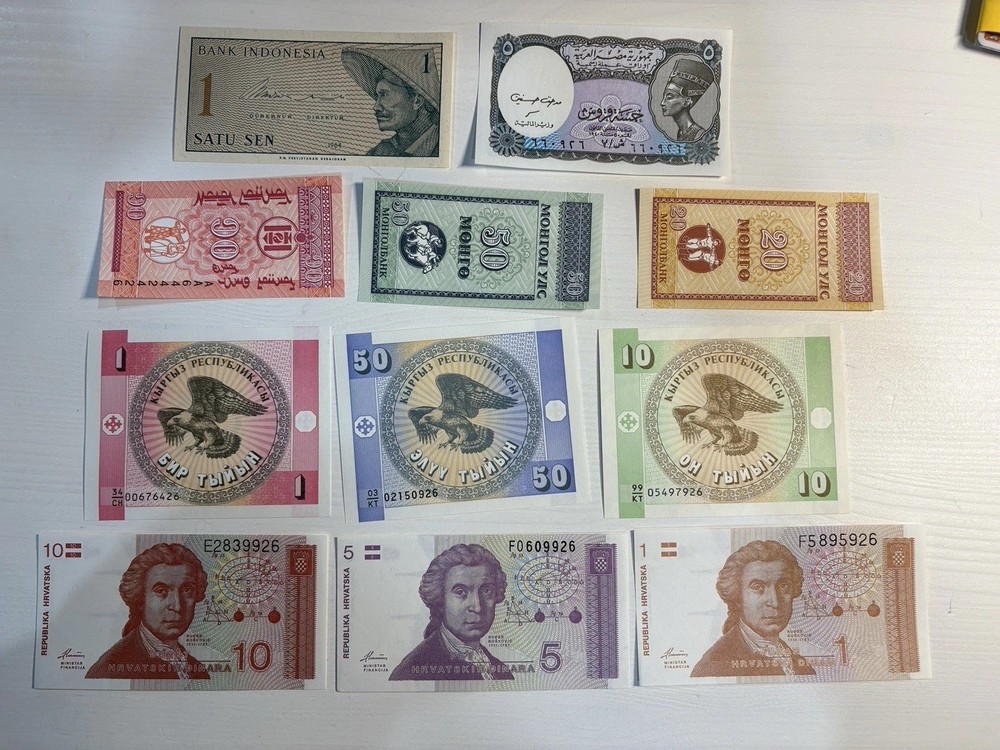 World Banknotes Collection Lot: (11 Note Lot)