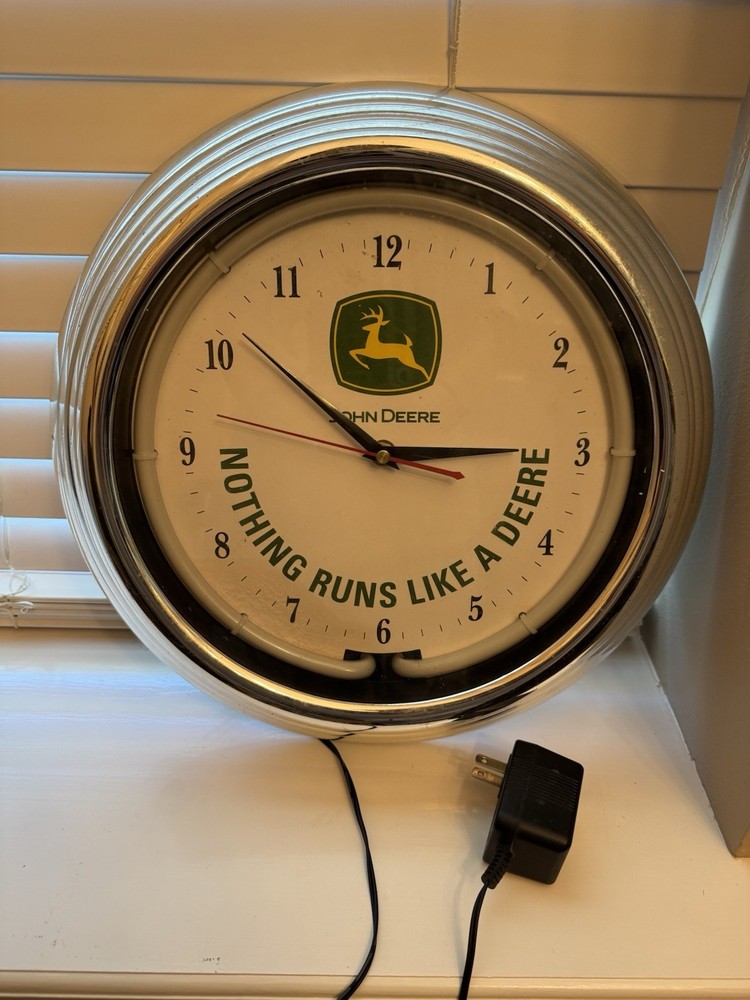John Deere Nothing Runs Like A Deere Neon Lighted Clock neon WORKS-clock Doesnt