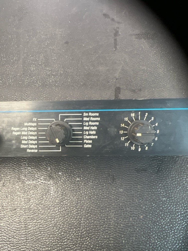 ALESIS MICROVERB 3 (PD7015528)