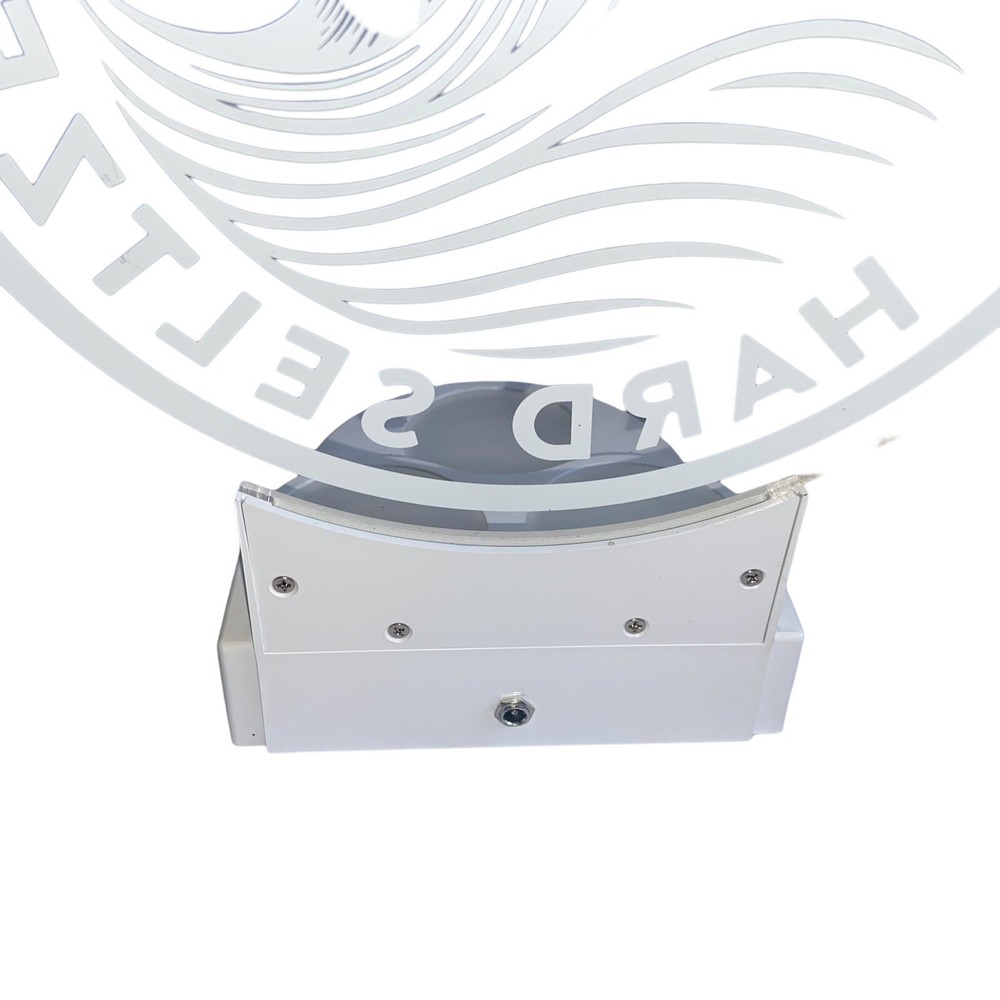 Pre-owned White Claw Bar Back Light Up Display
