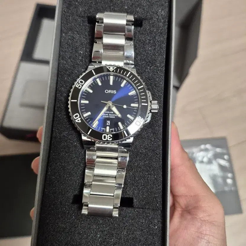 Oris Aquis Deep Blue 43.5mm Watch Official