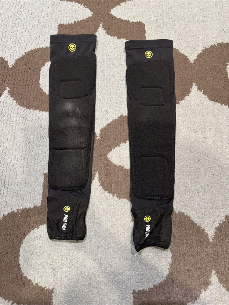 INFAMOUS PAINTBALL ARM/ELBOW PADS MEDIUM!!