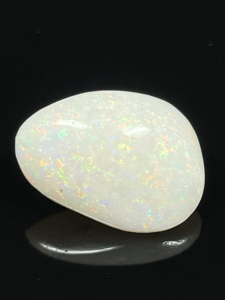 Opal  16x11x5mm.