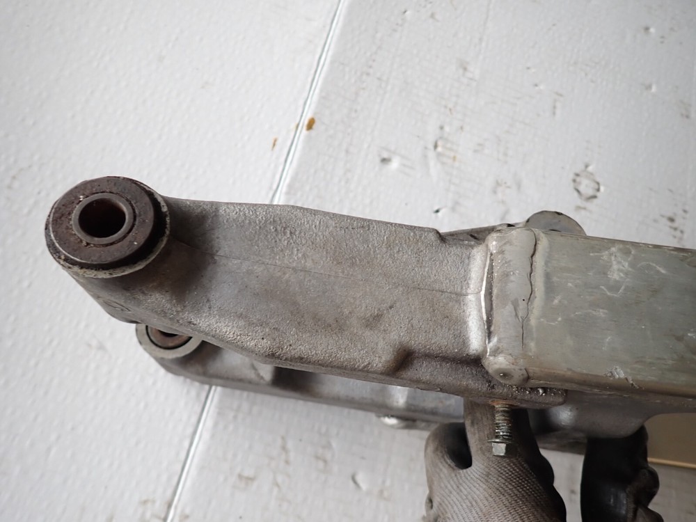 1990 1999 Suzuki RM 80 swingarm