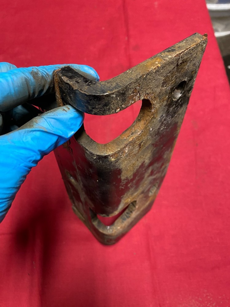 KENWORTH PACCAR M11-6597 STEP FAIRING BRACKET, SUPPORT, MOUNT