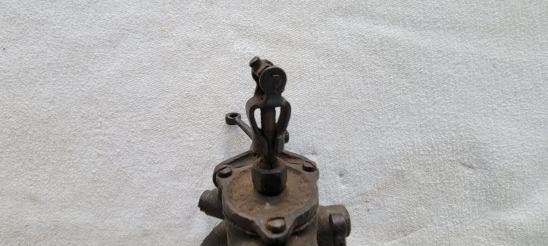 VINTAGE ORIGINAL FORD CARBURATOR